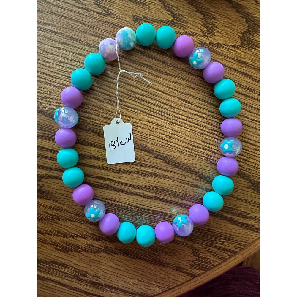 18 1/2 in Handmade pet necklace with elastic